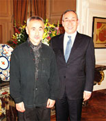 photo of Mr. Oida and ambassador Sakurai
